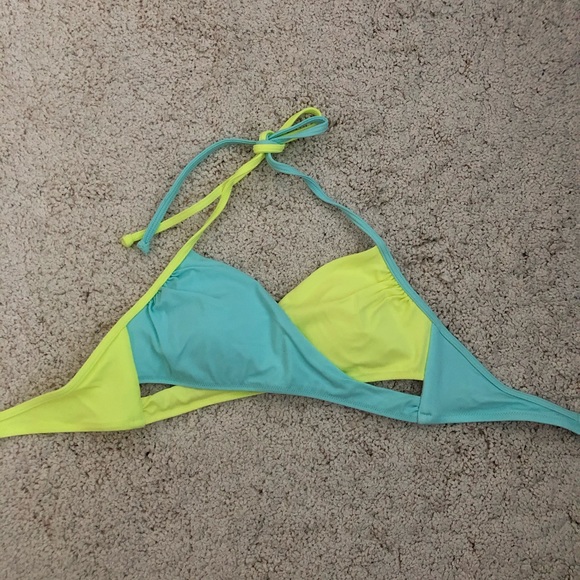 NEW Victoria’s Secret Pink Two Tone Bikini Top - Picture 1 of 6